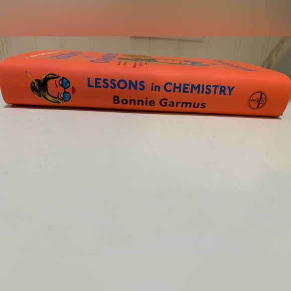 Lessons in Chemistry - Picture 4 of 4